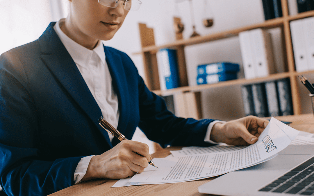 lawyer-attorney-documents-signing